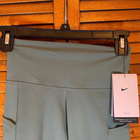 Nike One Dri-Fit Green High Rise 8” Length Athletic Biker Shorts Sz S NWT - Picture 2 of 7